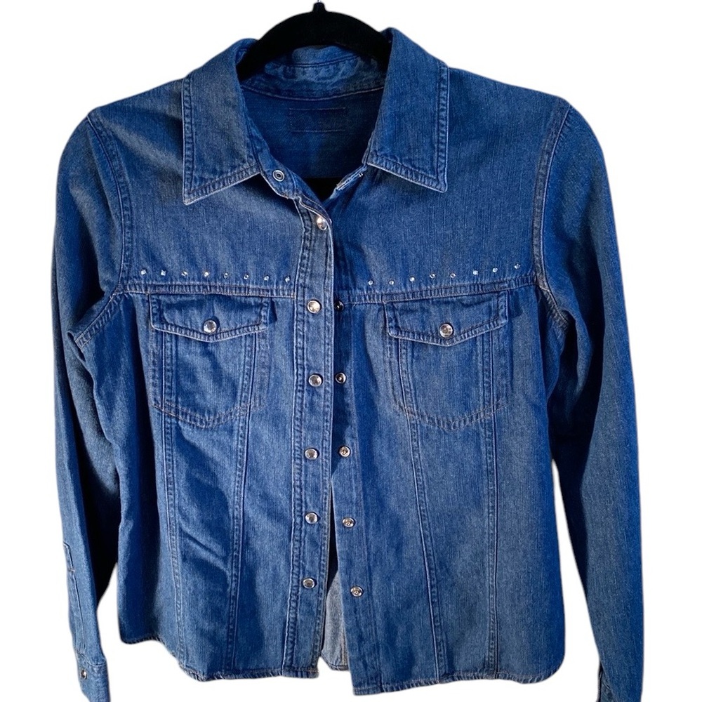 Lightweight denim shirt/jacket.  Size small